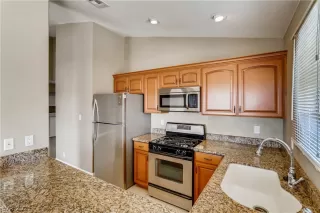 Photo #5: 2329311 Listing 