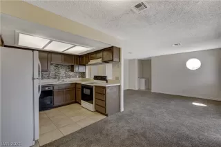 Photo #2: 2329321 Listing 