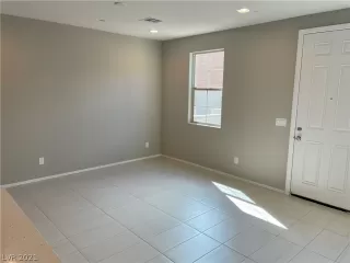 Photo #6: 2329352 Listing 