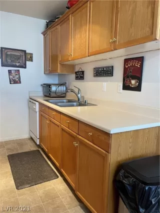 Photo #2: 2329360 Listing