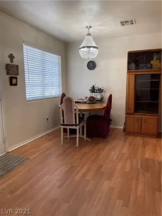 Photo #6: 2329360 Listing