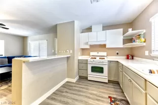 Photo #2: 2329363 Listing