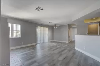 Photo #5: 2329377 Listing 