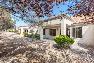 Photo #2: 2329396 Listing