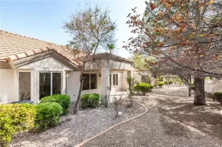 Photo #3: 2329396 Listing