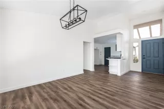 Photo #5: 2329396 Listing