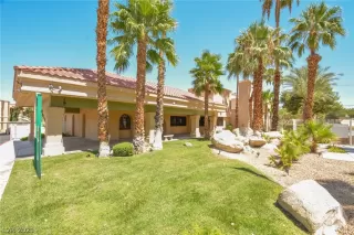 Photo #6: 2329398 Listing 