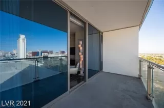 Photo #4: 2329399 Listing