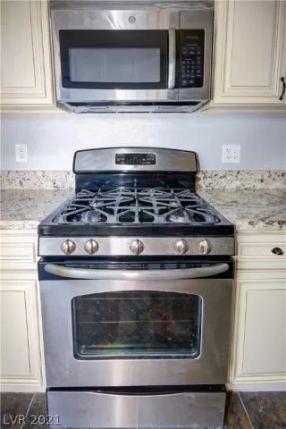 Photo #5: 2329404 Listing