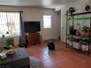 Photo #3: 2329407 Listing 