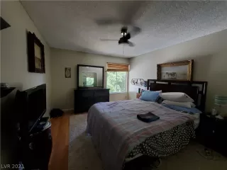 Photo #5: 2329407 Listing 