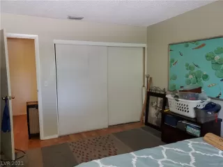 Photo #6: 2329407 Listing 