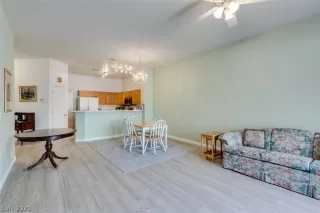 Photo #4: 2329421 Listing 