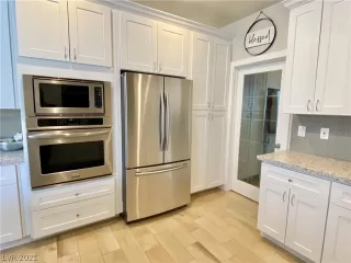 Photo #1: 2329436 Listing 