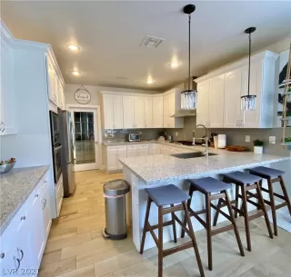 Photo #3: 2329436 Listing 