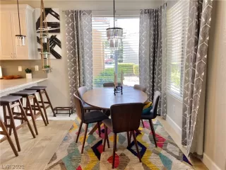 Photo #5: 2329436 Listing 