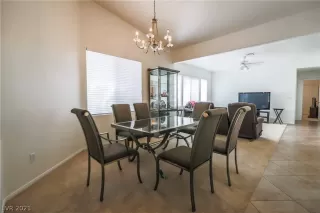 Photo #2: 2329441 Listing 