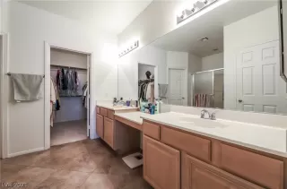 Photo #5: 2329441 Listing 