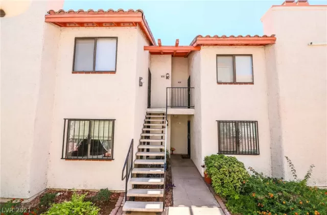 MLS: 2329449 Condo For Sale