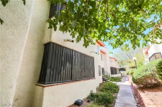 Photo #2: 2329449 Listing