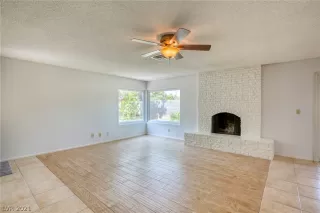 Photo #5: 2329456 Listing