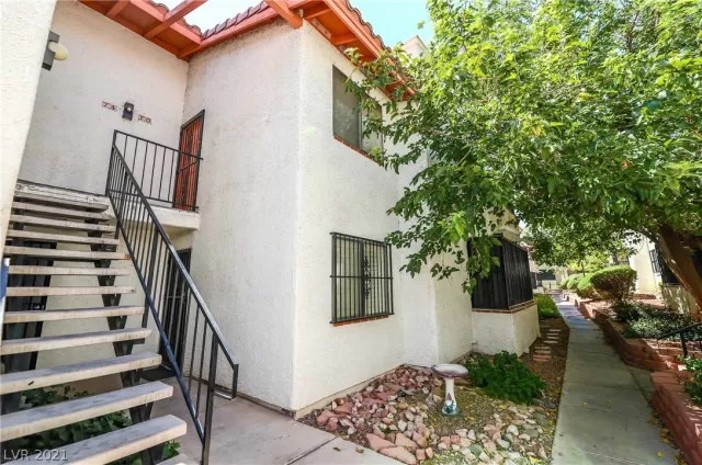 MLS: 2329498 Condo For Sale