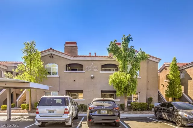 MLS: 2329513 Condo For Sale