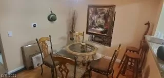 Photo #3: 2329526 Listing