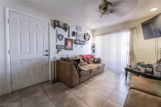 Photo #4: 2329547 Listing 