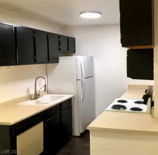 Photo #6: 2329547 Listing 