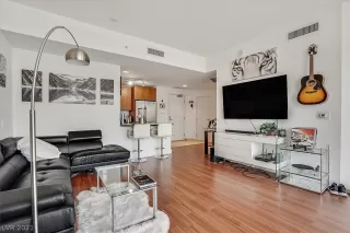 Photo #4: 2329561 Listing