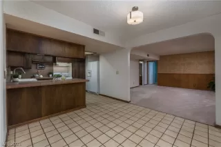 Photo #4: 2329575 Listing