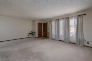 Photo #6: 2329575 Listing