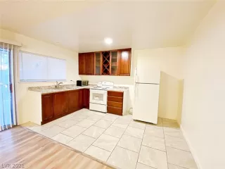 Photo #1: 2329602 Listing