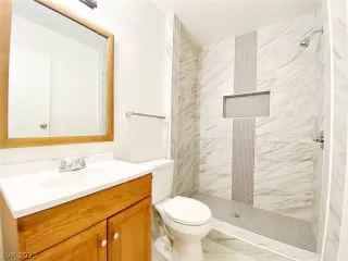 Photo #5: 2329602 Listing