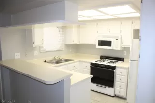 Photo #6: 2329618 Listing 