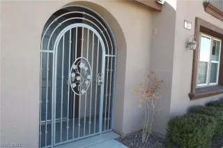 Photo #2: 2329622 Listing 