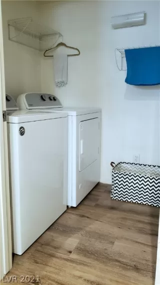 Photo #3: 2329623 Listing