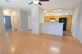 Photo #4: 2329639 Listing 