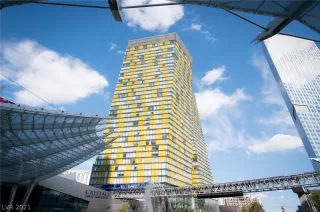 Photo #5: 2329646 Listing