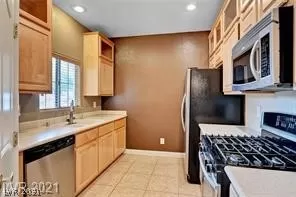 Photo #4: 2329674 Listing 