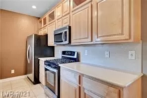 Photo #5: 2329674 Listing 