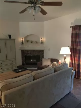 Photo #4: 2329691 Listing 