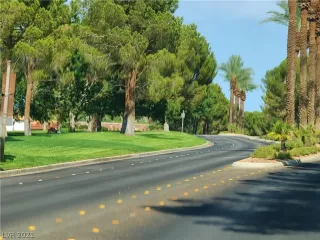 Photo #1: 2329696 Listing 