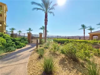 Photo #3: 2329696 Listing 