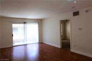 Photo #3: 2329708 Listing 