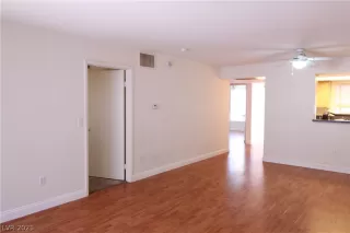 Photo #4: 2329708 Listing 