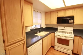 Photo #6: 2329708 Listing 