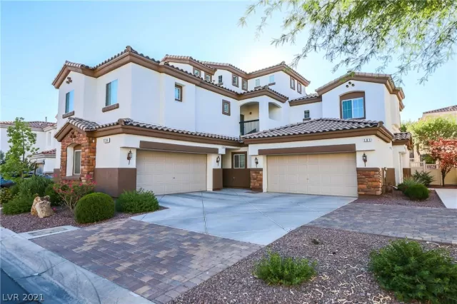 MLS: 2329717 Condo For Sale