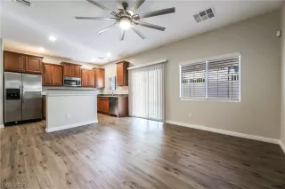 Photo #5: 2329717 Listing 